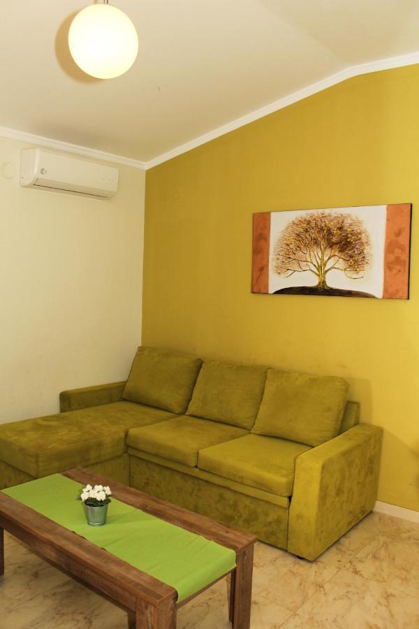 Elia Beach Modern Suites Flogita Exteriör bild