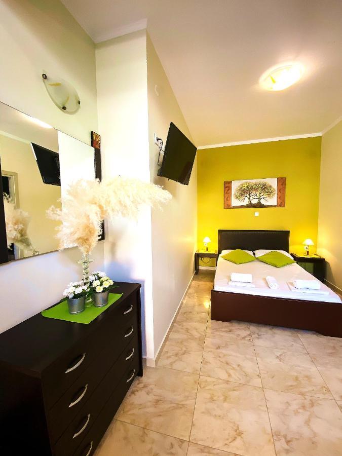 Elia Beach Modern Suites Flogita Exteriör bild