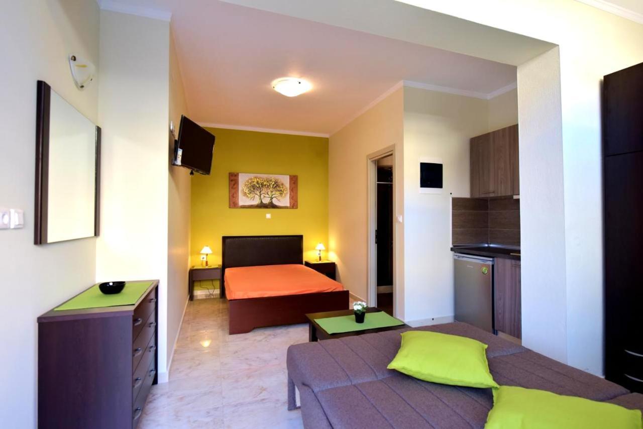 Elia Beach Modern Suites Flogita Exteriör bild