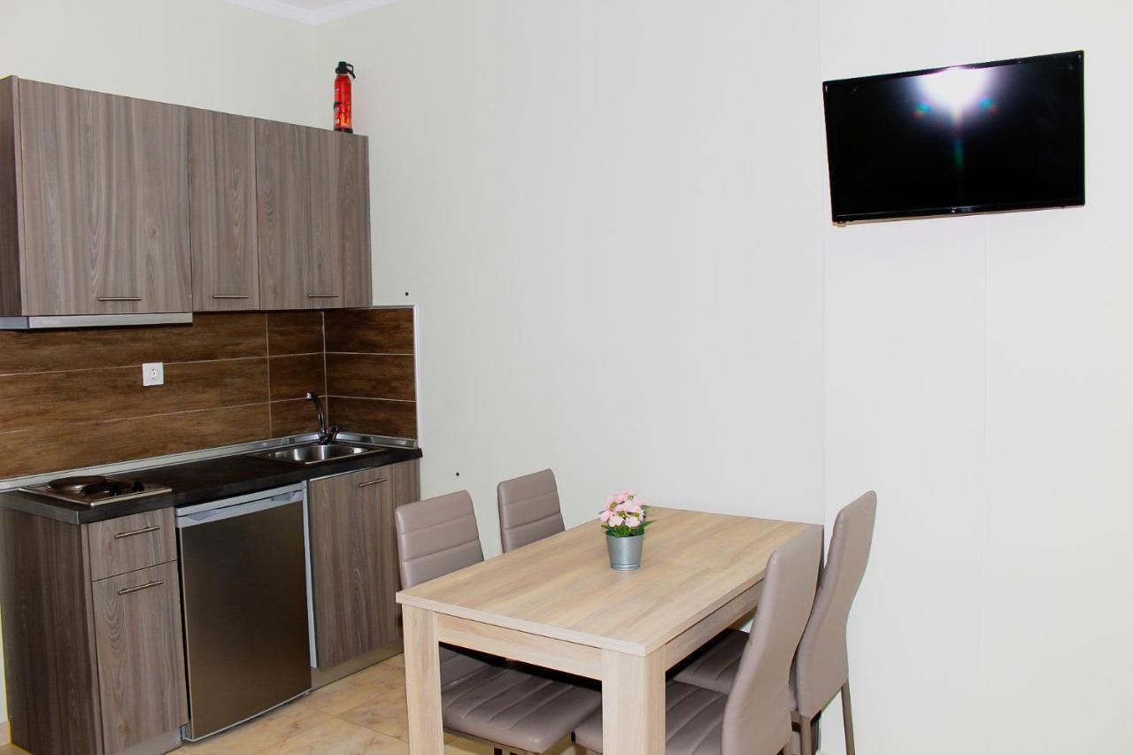 Elia Beach Modern Suites Flogita Exteriör bild